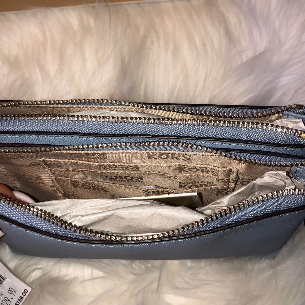 Michael Kors “ Jet Set Travel” wristlet - Picture 7 of 7